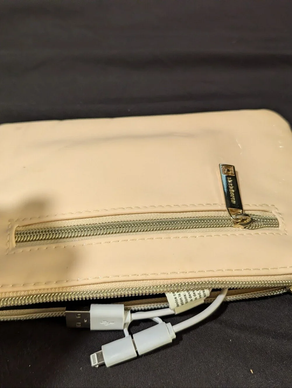 Liz Claiborne Phone Charging Wallet iPhone android Wristlet NWT Removable Power